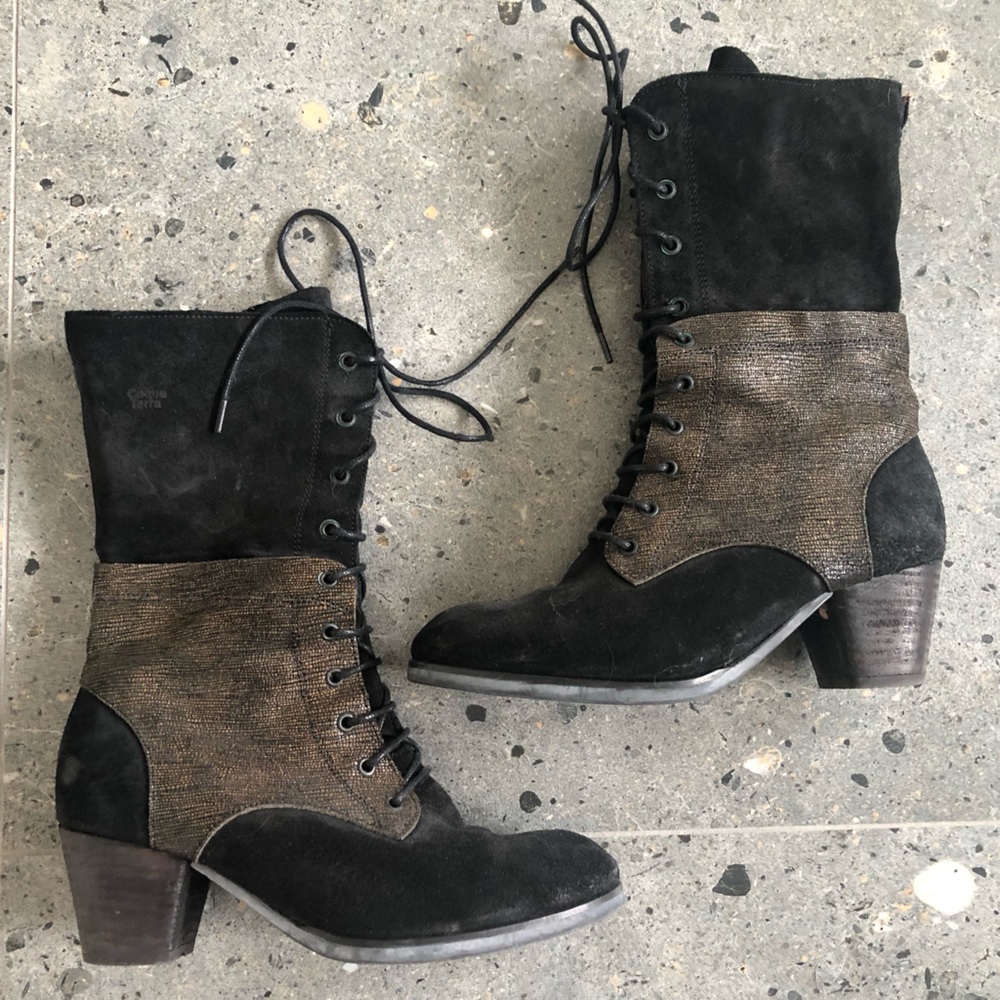 Coque Terra mid leg black and tan suede boots 👢